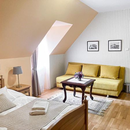 Hotel Salamander Banská Štiavnica Buitenkant foto