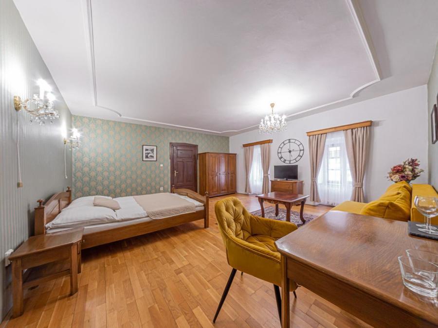 Hotel Salamander Banská Štiavnica Buitenkant foto
