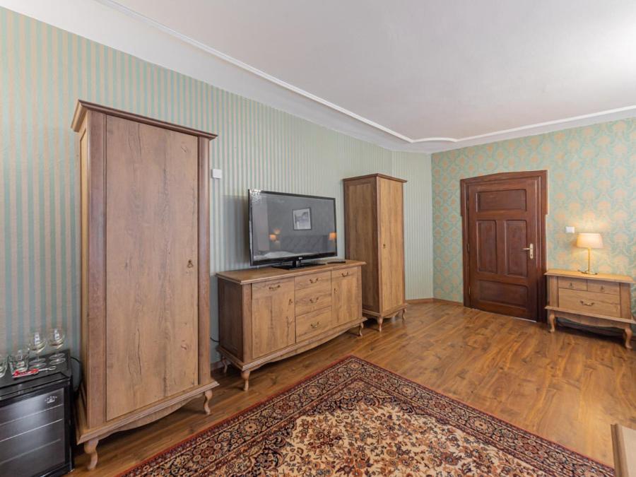 Hotel Salamander Banská Štiavnica Buitenkant foto