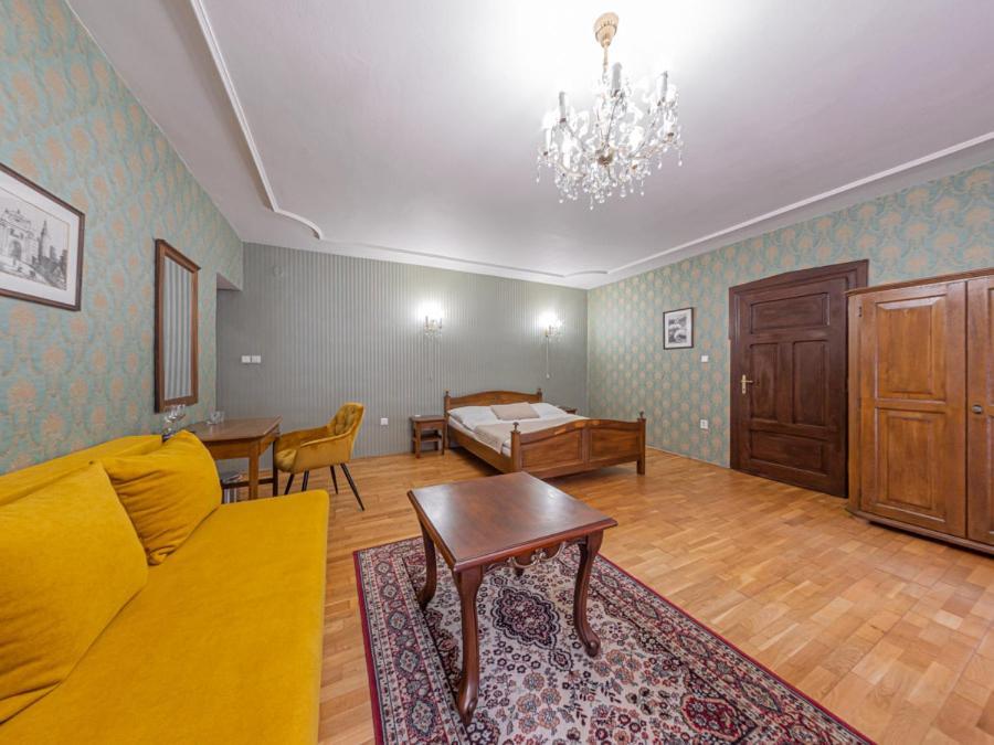 Hotel Salamander Banská Štiavnica Buitenkant foto