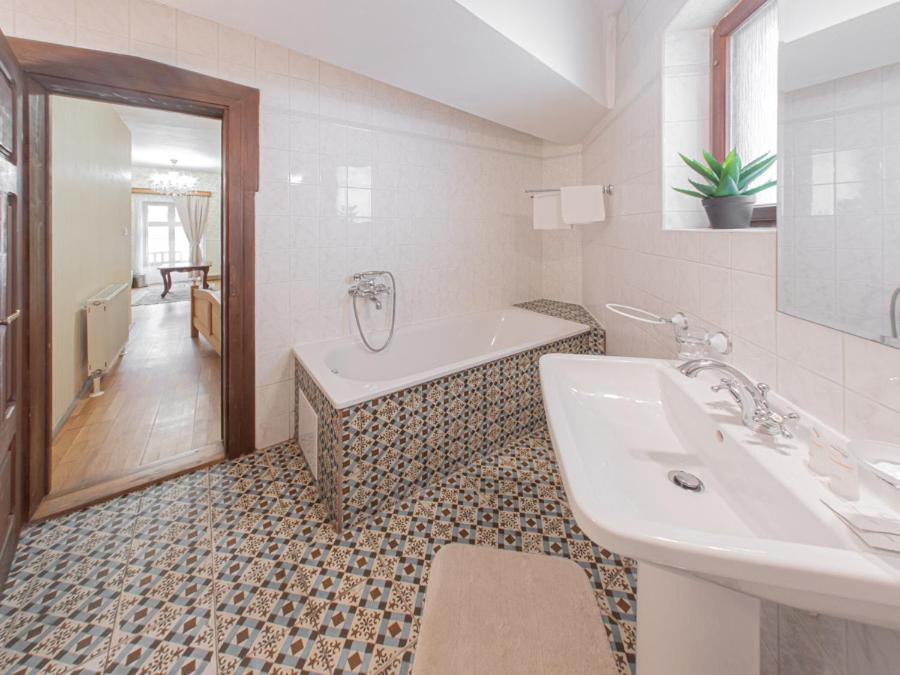 Hotel Salamander Banská Štiavnica Buitenkant foto