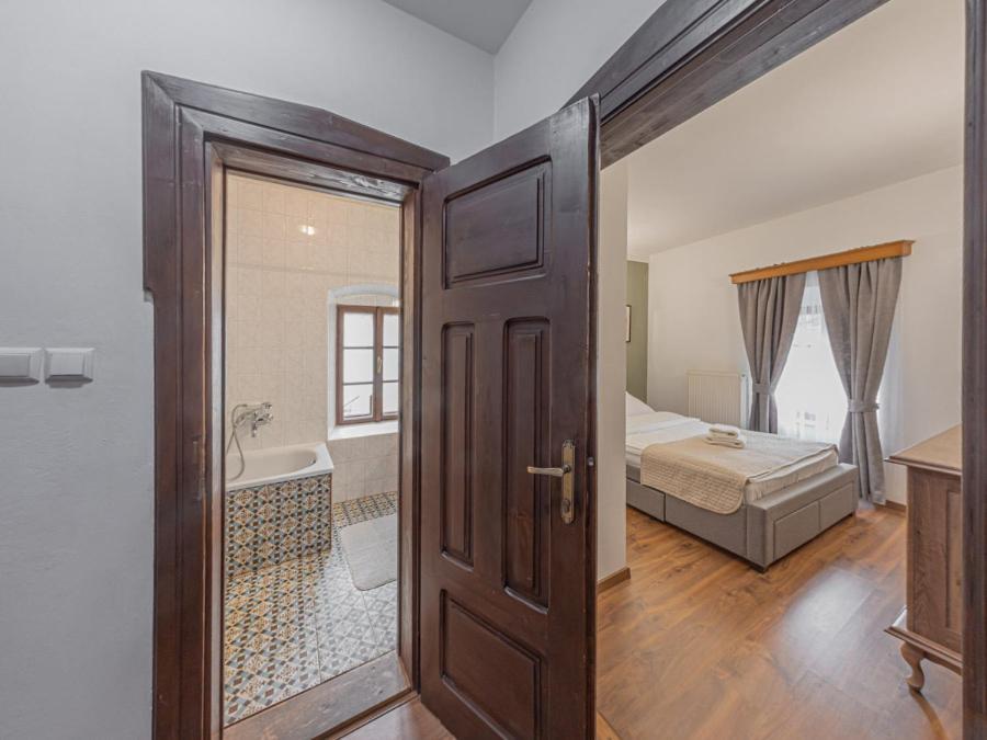 Hotel Salamander Banská Štiavnica Buitenkant foto