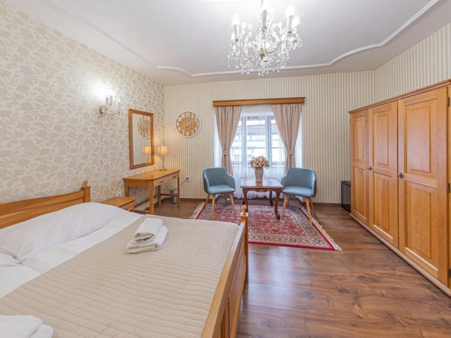 Hotel Salamander Banská Štiavnica Buitenkant foto