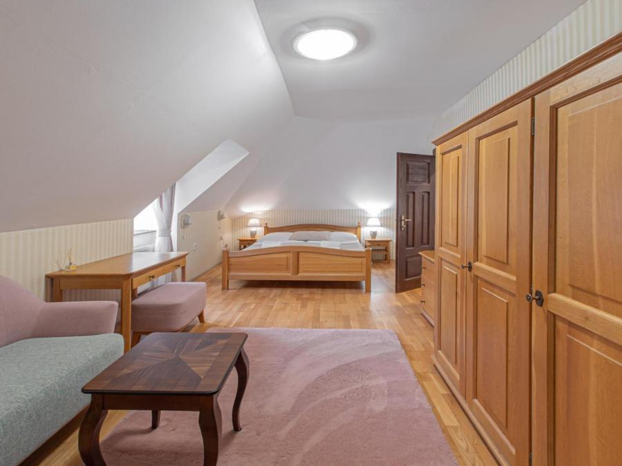 Hotel Salamander Banská Štiavnica Buitenkant foto