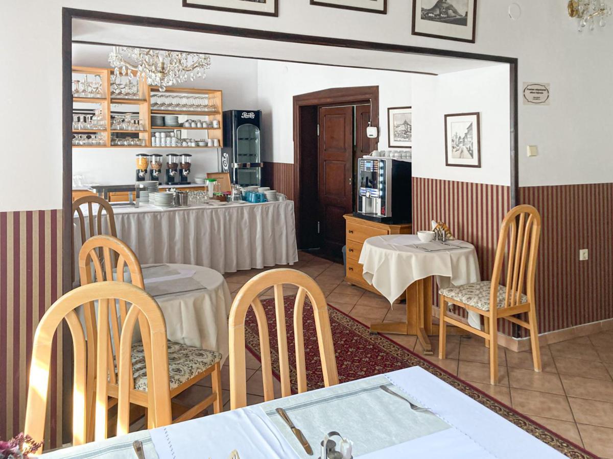 Hotel Salamander Banská Štiavnica Buitenkant foto