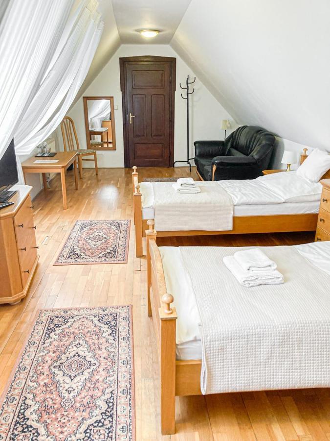 Hotel Salamander Banská Štiavnica Buitenkant foto