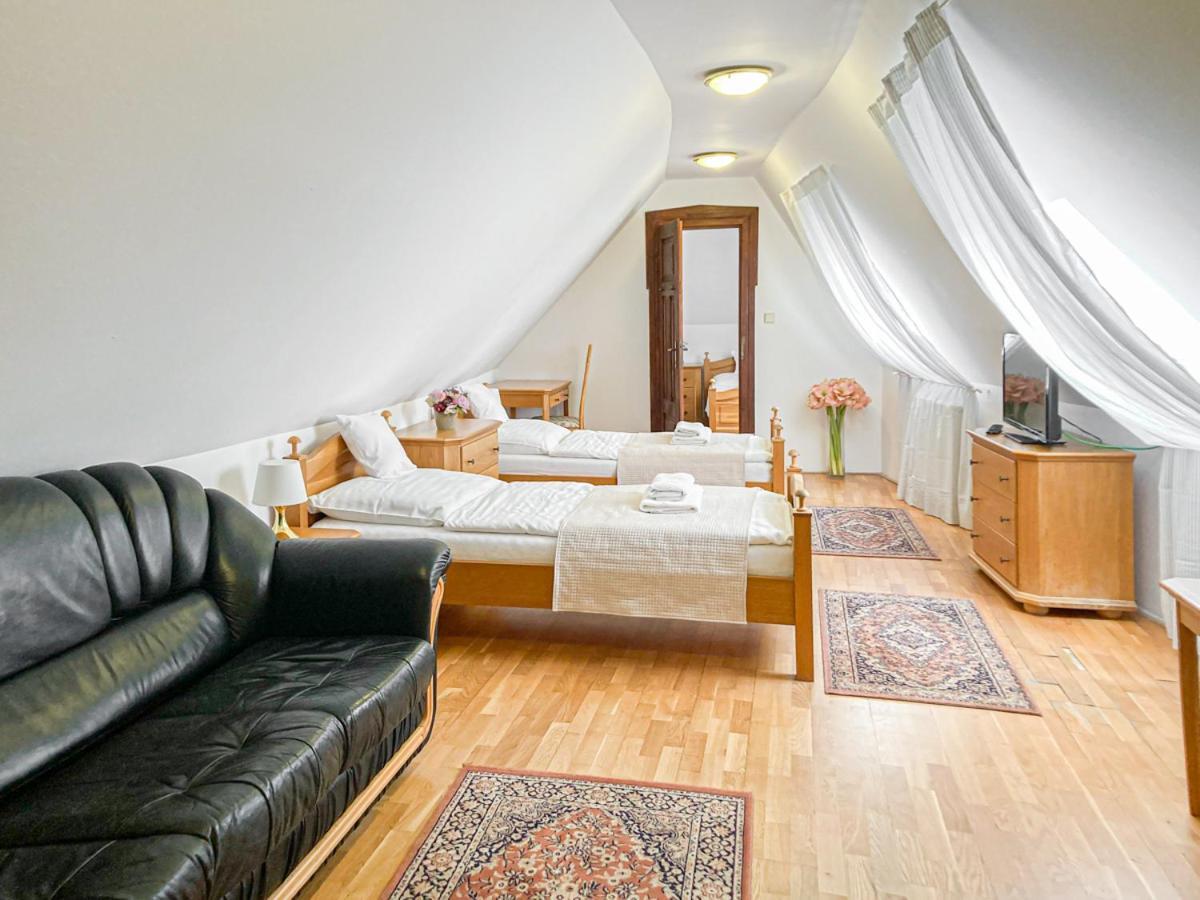 Hotel Salamander Banská Štiavnica Buitenkant foto