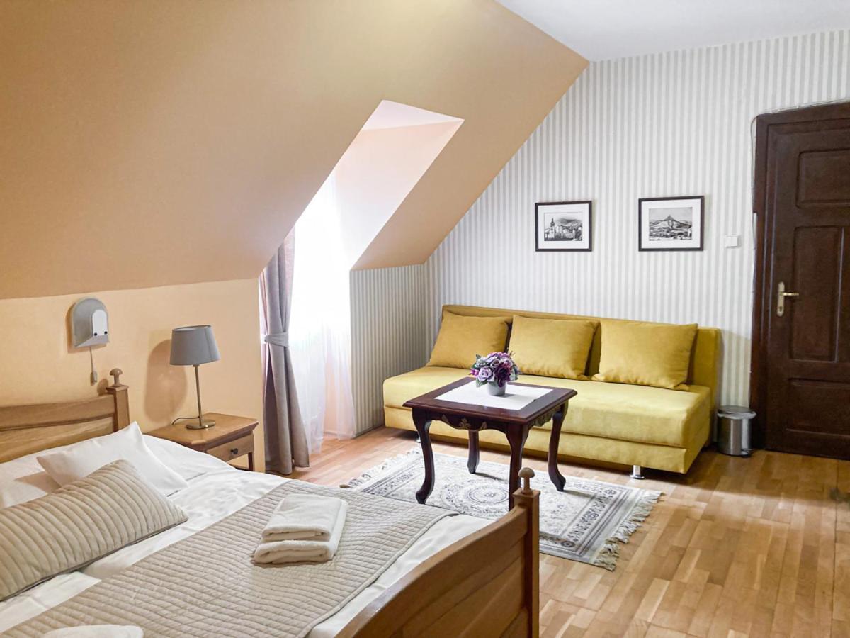 Hotel Salamander Banská Štiavnica Buitenkant foto